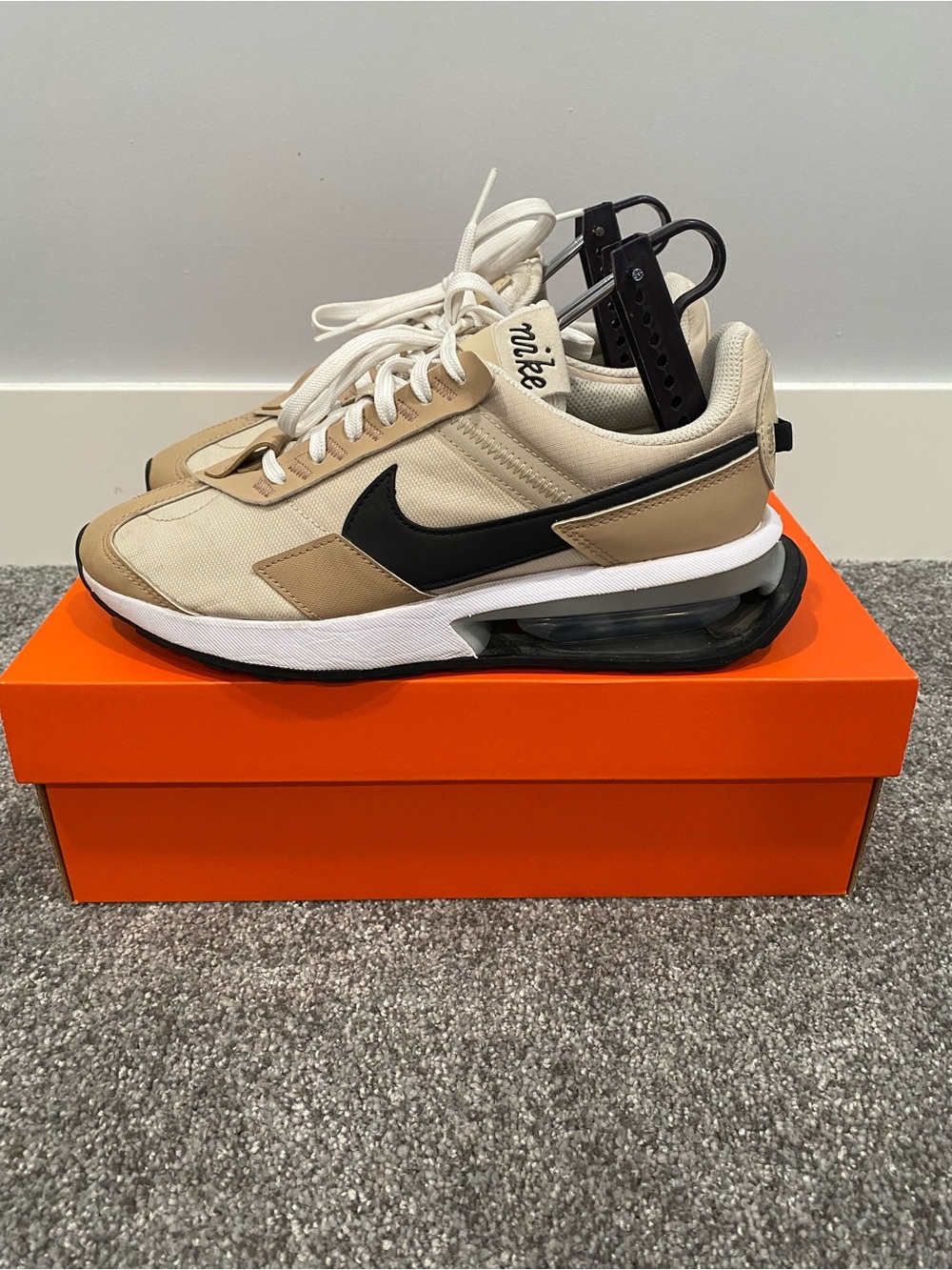 Women’s SZ 8 Nike Air Max Sneakers Pre-Day Oatmeal Black Hemp DC4025-100 Shoes